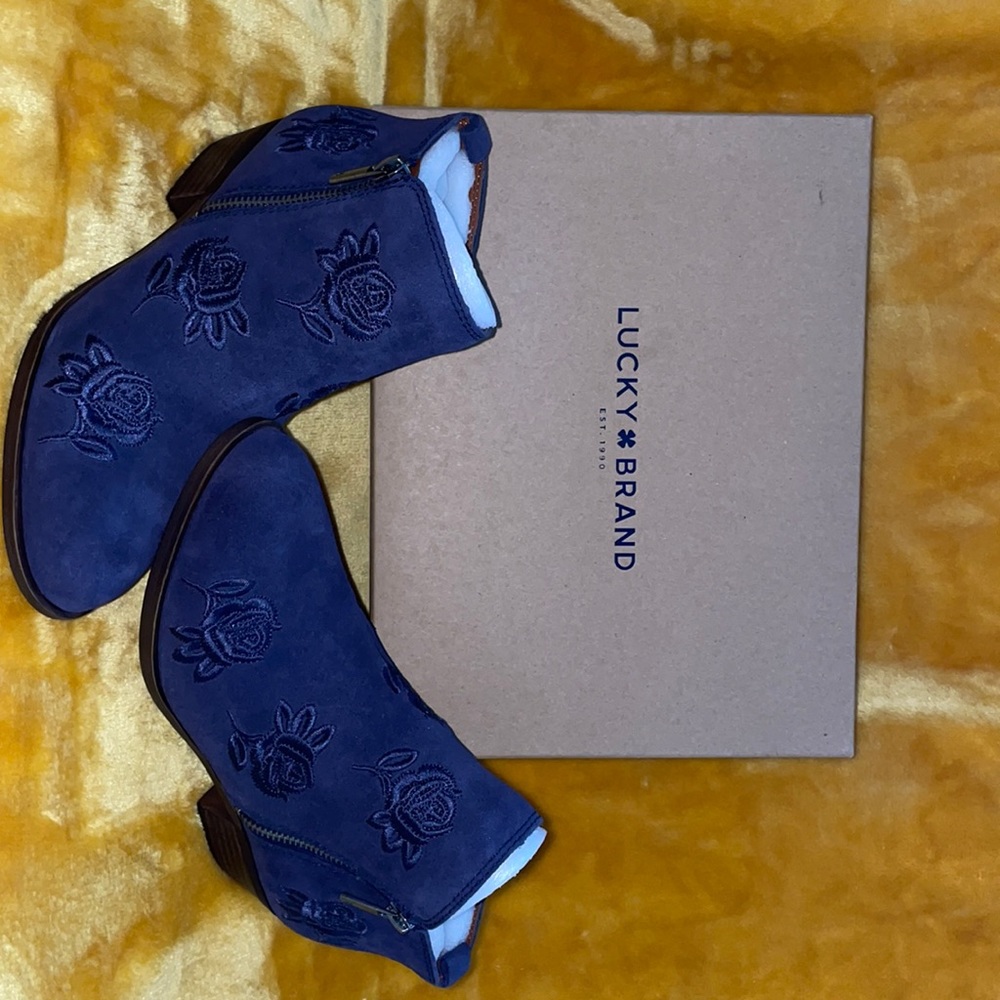 Lucky brand suede boots
